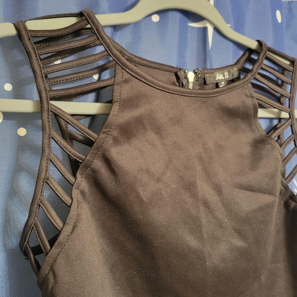 Flirty Goth Crop-Top - Picture 2 of 7